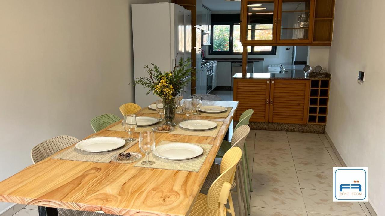 Amplia Casa De 9 Hab, Cabral. Villa Vigo Kültér fotó